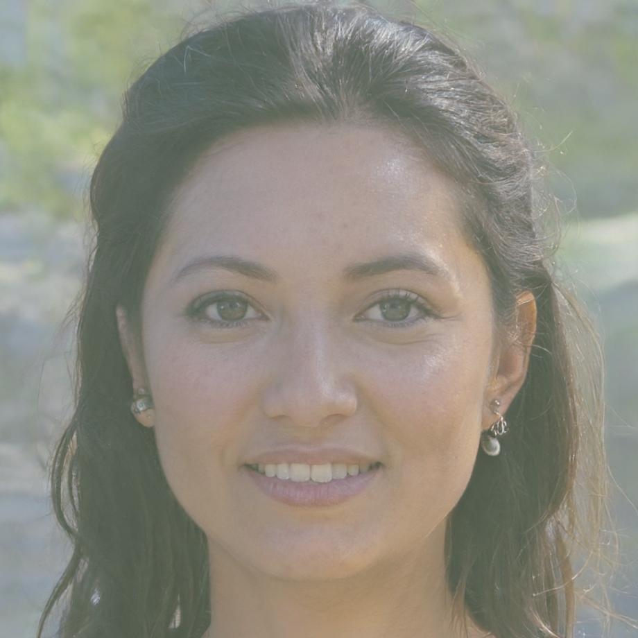 Portrait of budgeting coach Freya Andersson