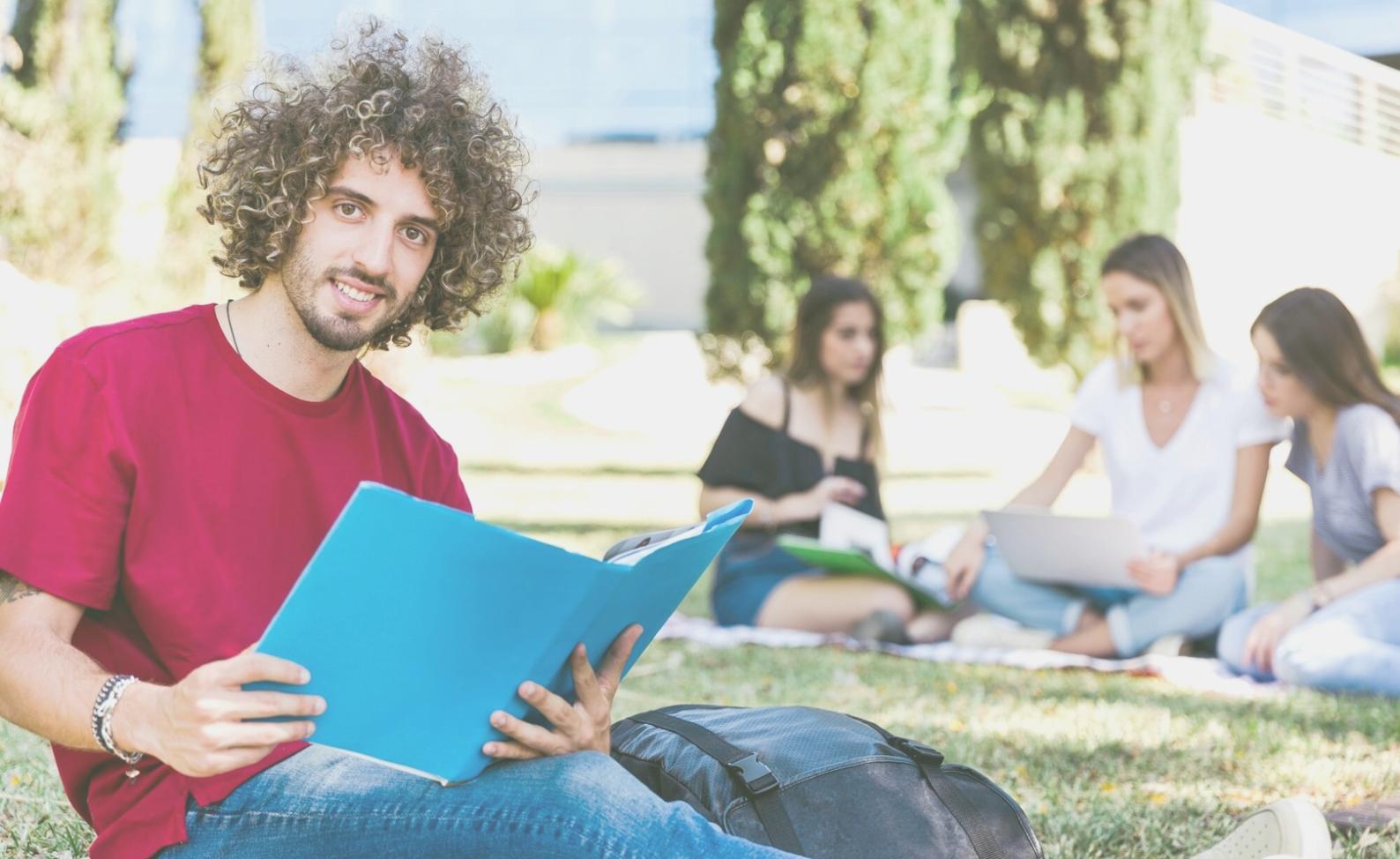 Investment fundamentals session showing portfolio diversification concepts